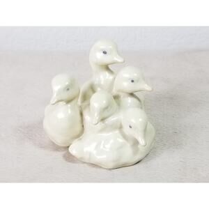 Holland Duck Figurine Mold Porcelain Duck Cluster Hand Painted Ivory 3 1/2" Vtg